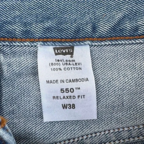 Vintage 2000s Y2K Style Levi's 550 Red Tab Baggy Relaxed Jorts - Picture 4 of 4